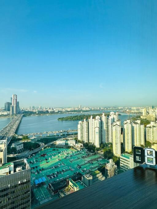 Hip River Yeouido Hondae Apartment *