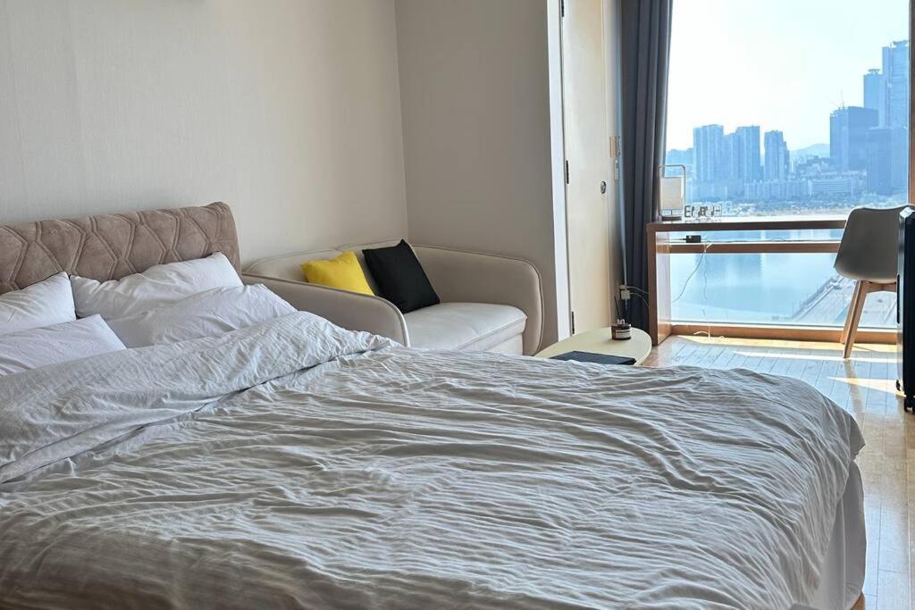 Apartment Hip River Yeouido Hondae Seoul