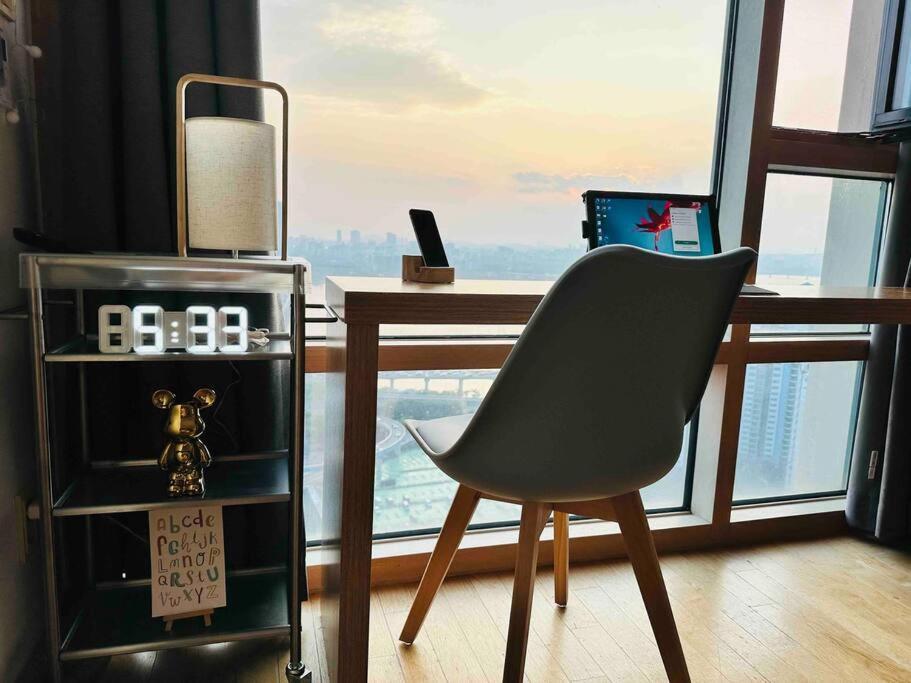 Hip River Yeouido Hondae Apartment Seoul