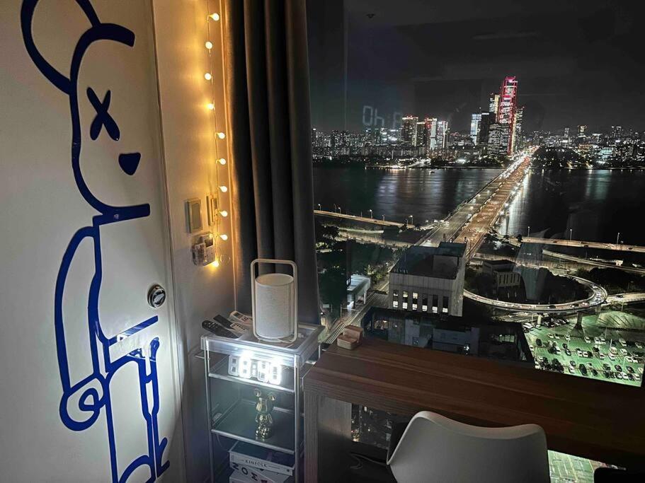 Hip River Yeouido Hondae Apartment *