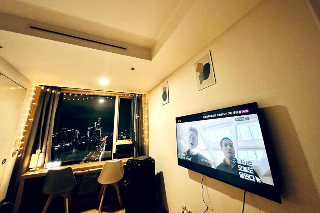 Apartment Hip River Yeouido Hondae